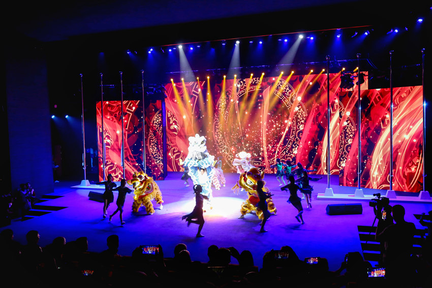 7月22日,成都第31届世界大学生运动会运动员村正式开村,并为首支入驻的代表团——中国代表团举行了欢迎仪式。人民网 记者 朱虹摄