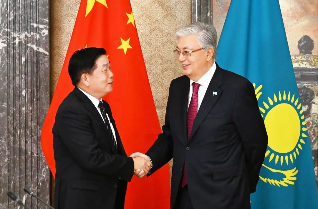 哈萨克斯坦总统托卡耶夫会见圆通董事长喻渭蛟并见证圆通与哈萨克斯坦国家邮政签署战略合作协议