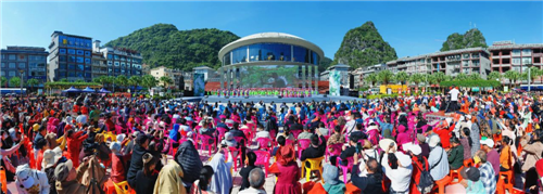 <strong>广西马山第十六届文化旅游美食节绚丽开幕</strong>