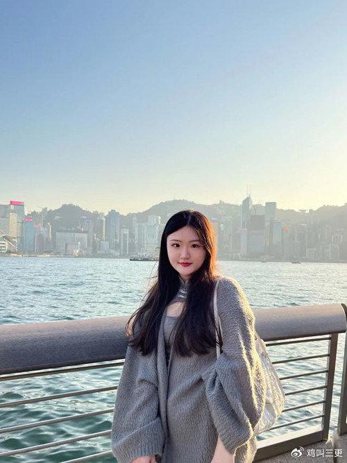 艺术新秀徐慧玮怪诞美学16型人格展在圣诞节成功举办  