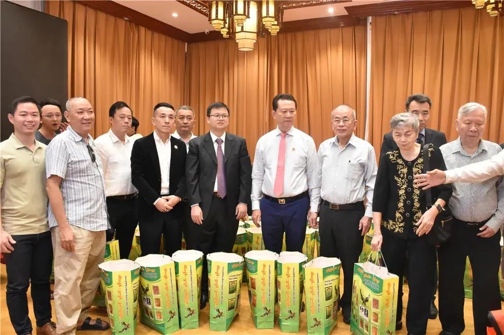 中缅促进会、中国新闻传媒集团，节前向海内外贫困群众送温暖