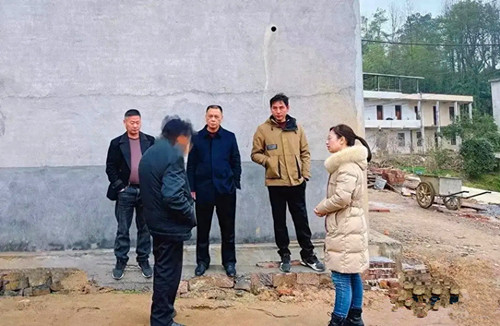 常宁市柏坊法庭:邻里屋脚纠纷 调解息诉止争