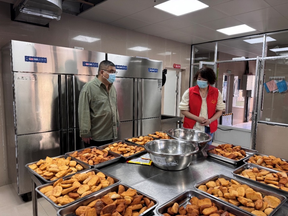 安徽省临泉县城东街道文王社区开展校园食品安全宣传