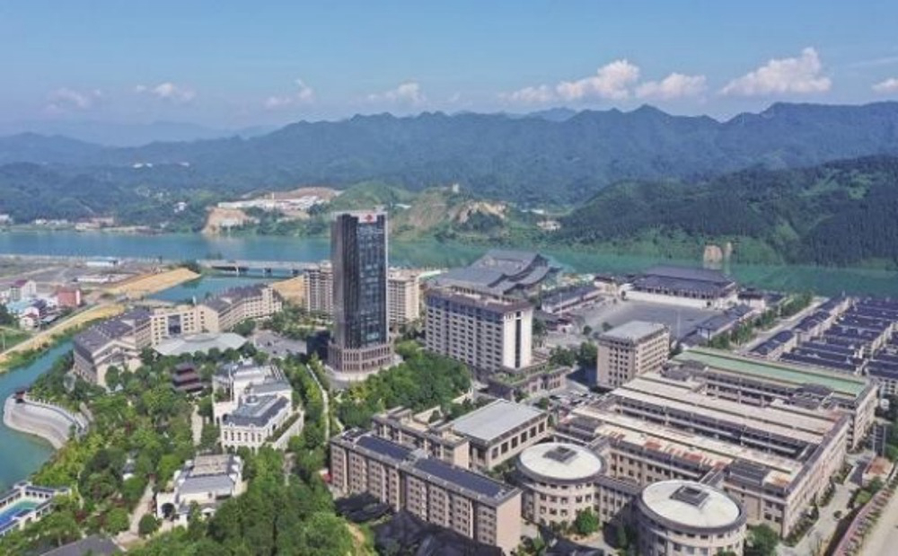 步履坚实 理想华莱全面提升“硬实力”点燃高质量发展“强引擎”