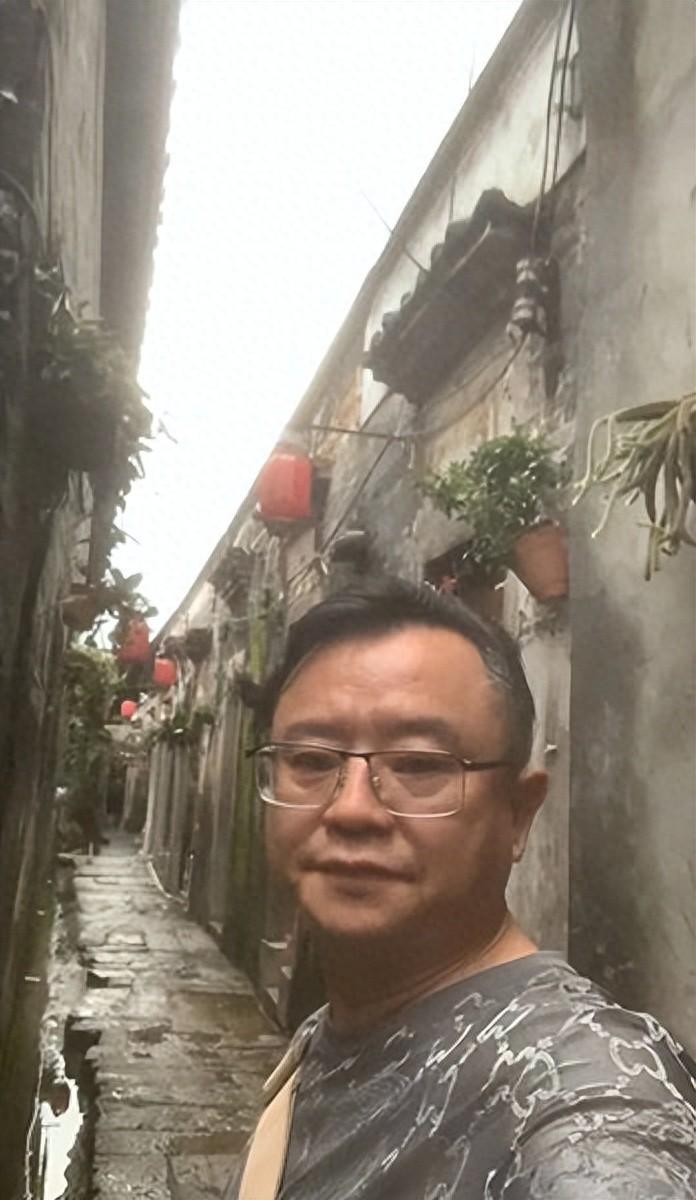 诗酒相伴,粗通管弦;爱观星象,偶悟禅机