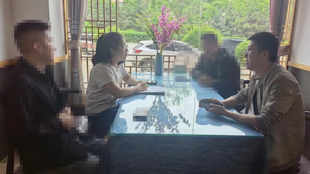 在他人餐馆门口治丧，尊重风俗？赔偿损失？
