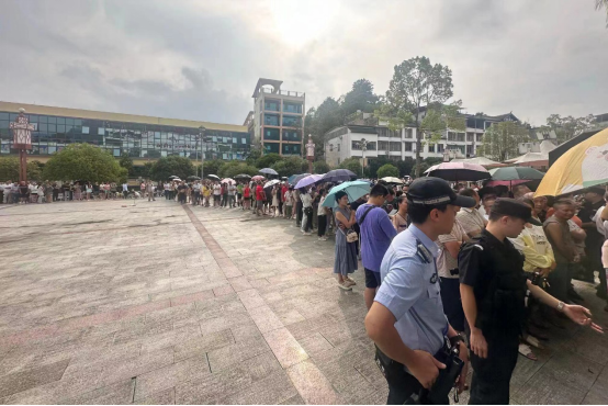 早上7点开始排队：广西篮球联赛闭幕式一票难求