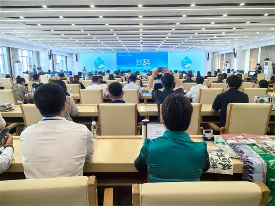 N47°克东天然苏打水在全国天然苏打水产业发展大会上亮相获好评