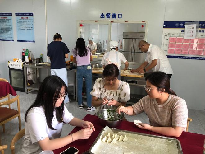 中交一公局集团广湛铁路站前十一标项目中秋活动乐员工