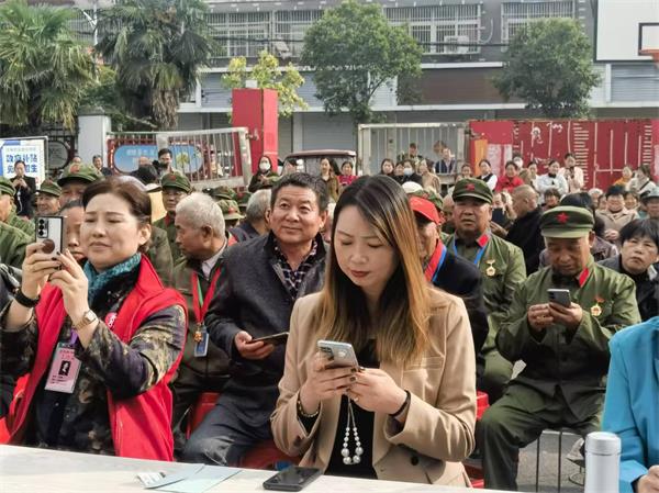 安徽阜阳市颍泉区行流镇为退役士兵举办相亲专场