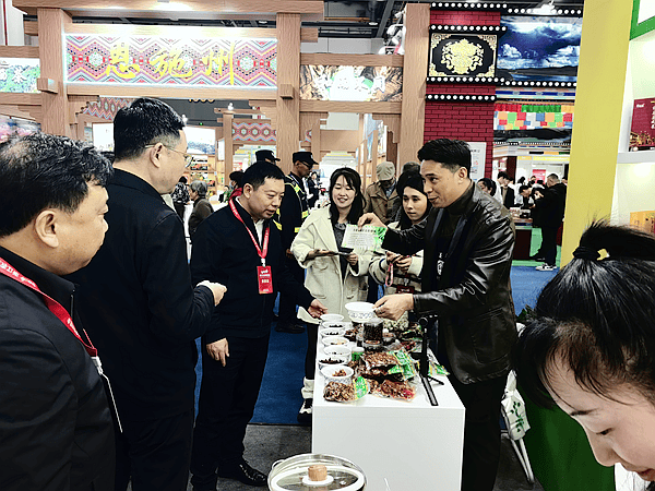 “彭婆婆榨菜”香飘江浙 荣获浙江农博会优质奖