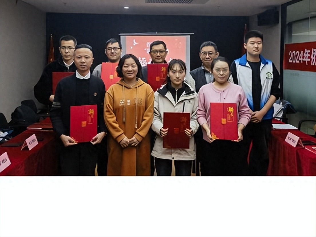 “汇商厅”共议改善营商环境，组建“智汇库”联盟协同发展