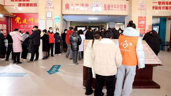 志愿者在行动，安徽省太和县中医院积极应对节后就诊高峰