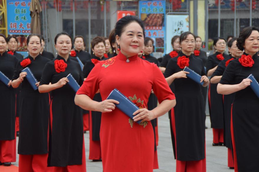 9YS商学院南充分院妇联举行户外“三八”国际劳动妇女节活动