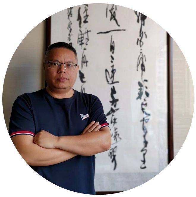对话《名人百科数据库》执行主编刘鑫炜：艺术家如何突围AI同质化