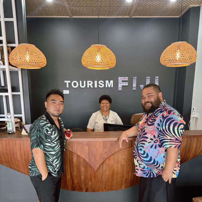 斐济共工新闻社社长黄家胜率团访问斐济旅游局 共谋中斐文旅合作新篇章