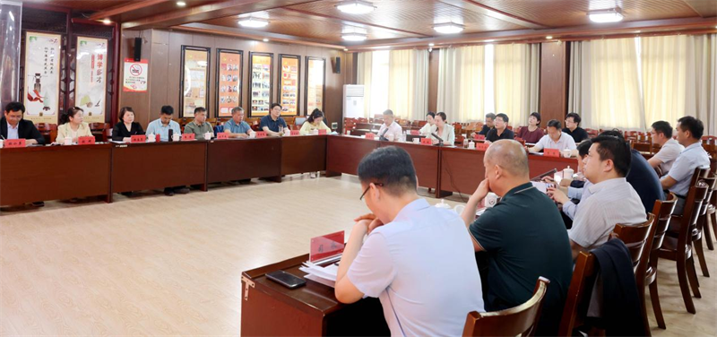 安徽省太和县政协到县中医院调研智慧中药房建设工作