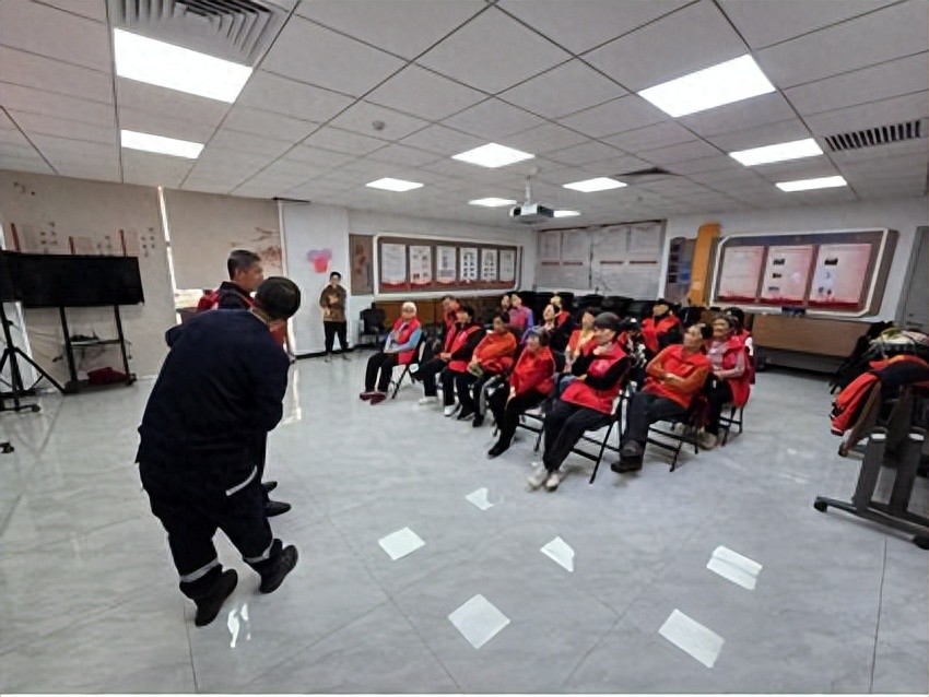 北京市通州区河畔雅园社区举办消防安全知识讲座