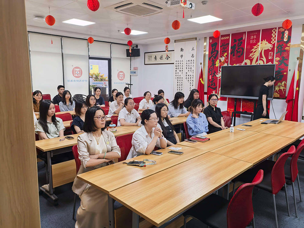 沉静与柔韧：共工新闻社专访合你意财务创始人邹燕红